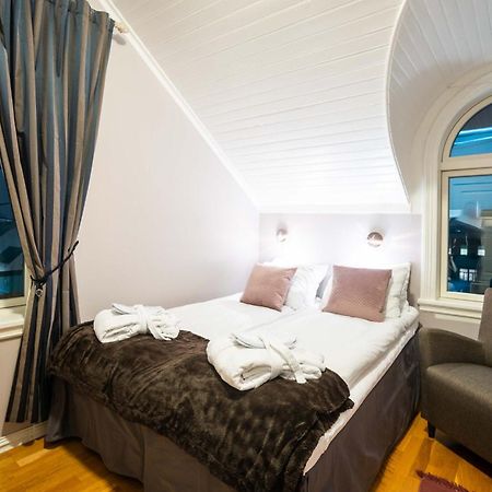 Enter Tromso - Exclusive 4 Bedroom Villa ภายนอก รูปภาพ
