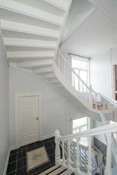 Enter Tromso - Exclusive 4 Bedroom Villa ภายนอก รูปภาพ