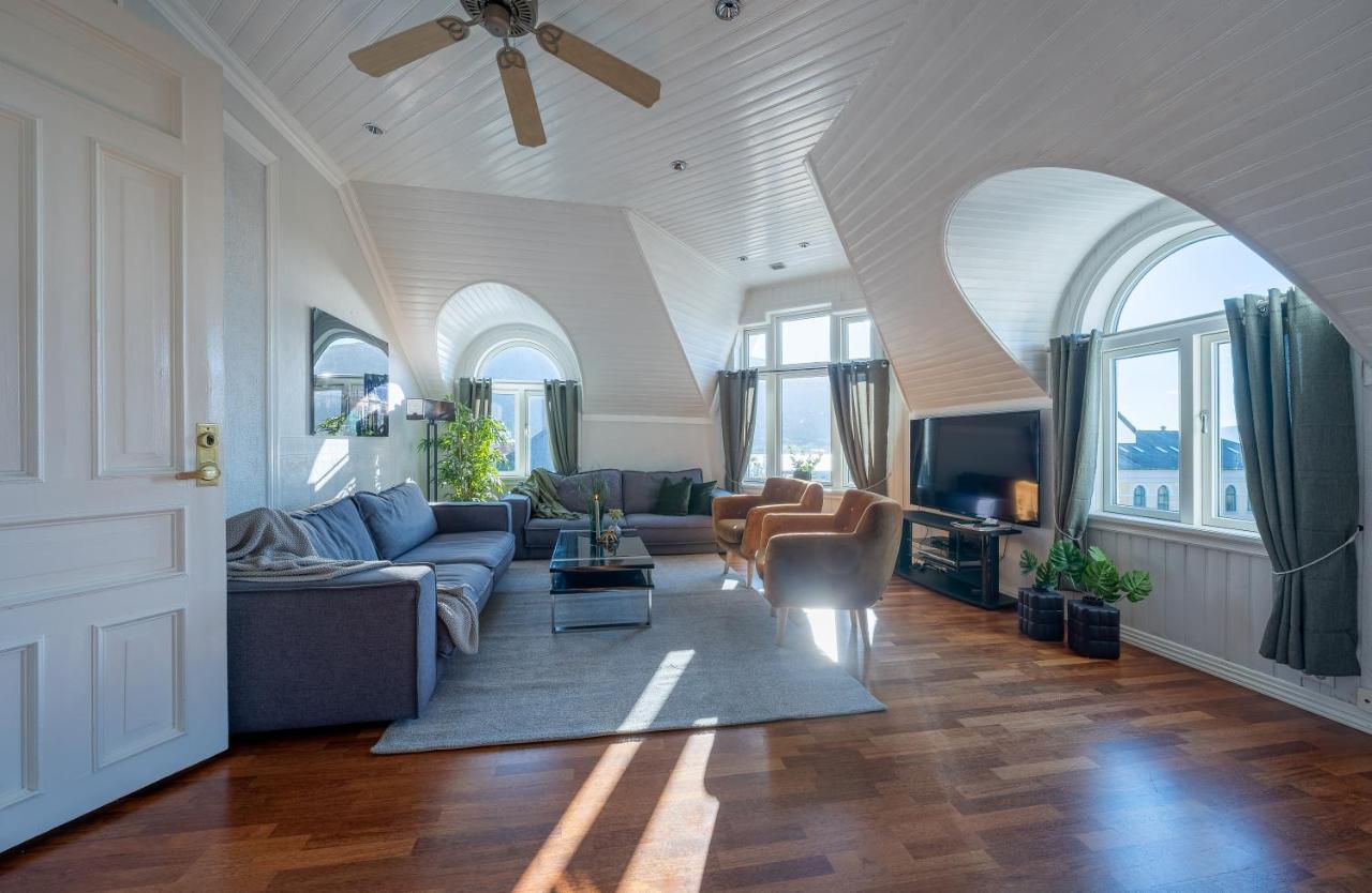 Enter Tromso - Exclusive 4 Bedroom Villa ภายนอก รูปภาพ