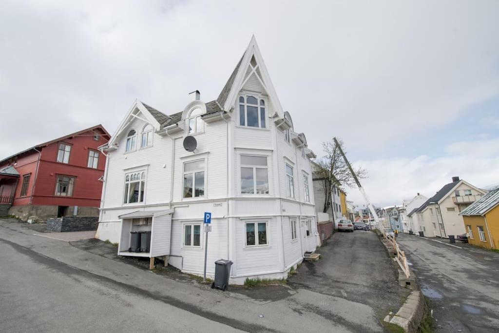 Enter Tromso - Exclusive 4 Bedroom Villa ภายนอก รูปภาพ