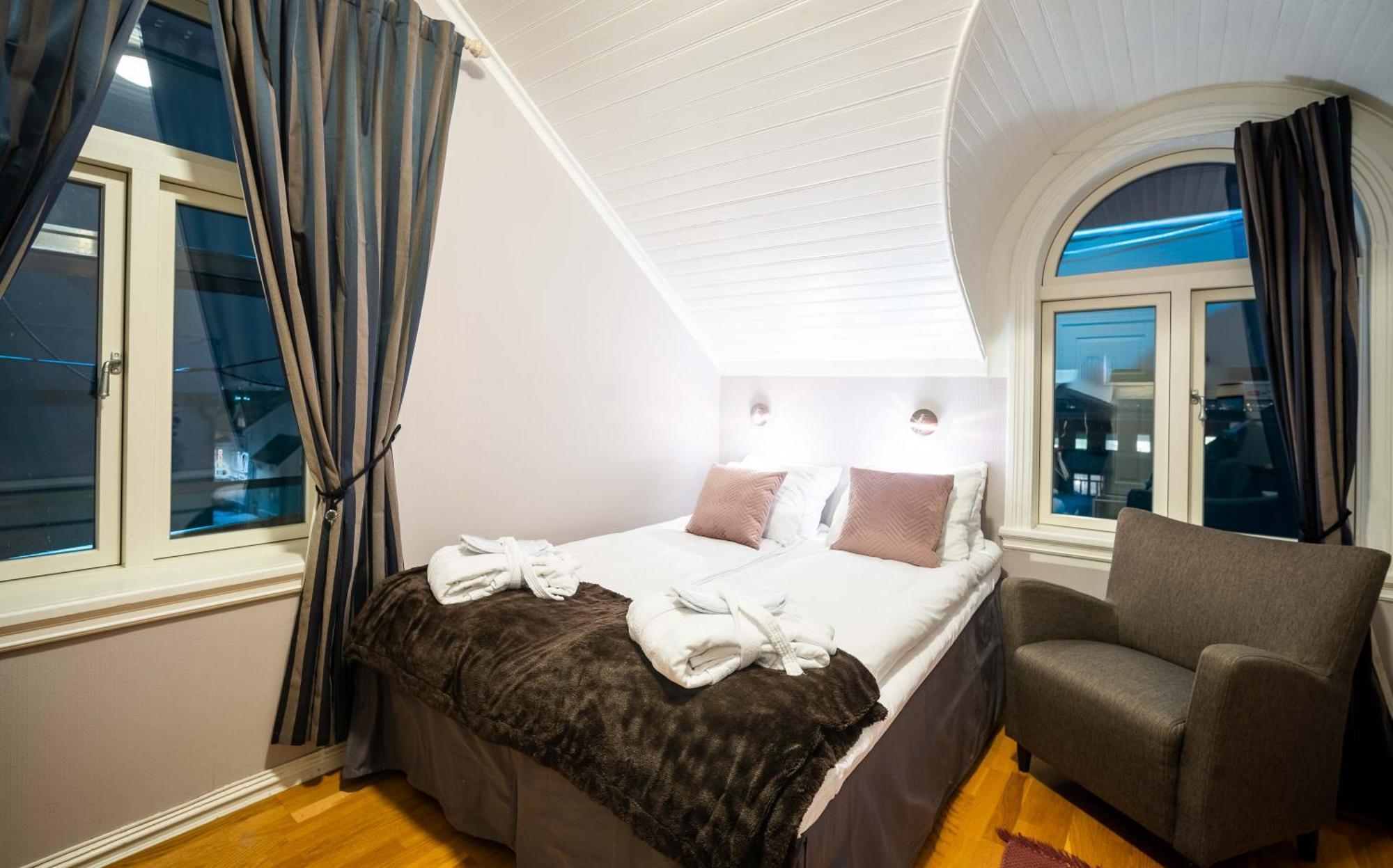 Enter Tromso - Exclusive 4 Bedroom Villa ภายนอก รูปภาพ